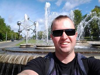 The ability to select the location and the surroundings of the workplace is amongst the main benefits of being a freelance writer